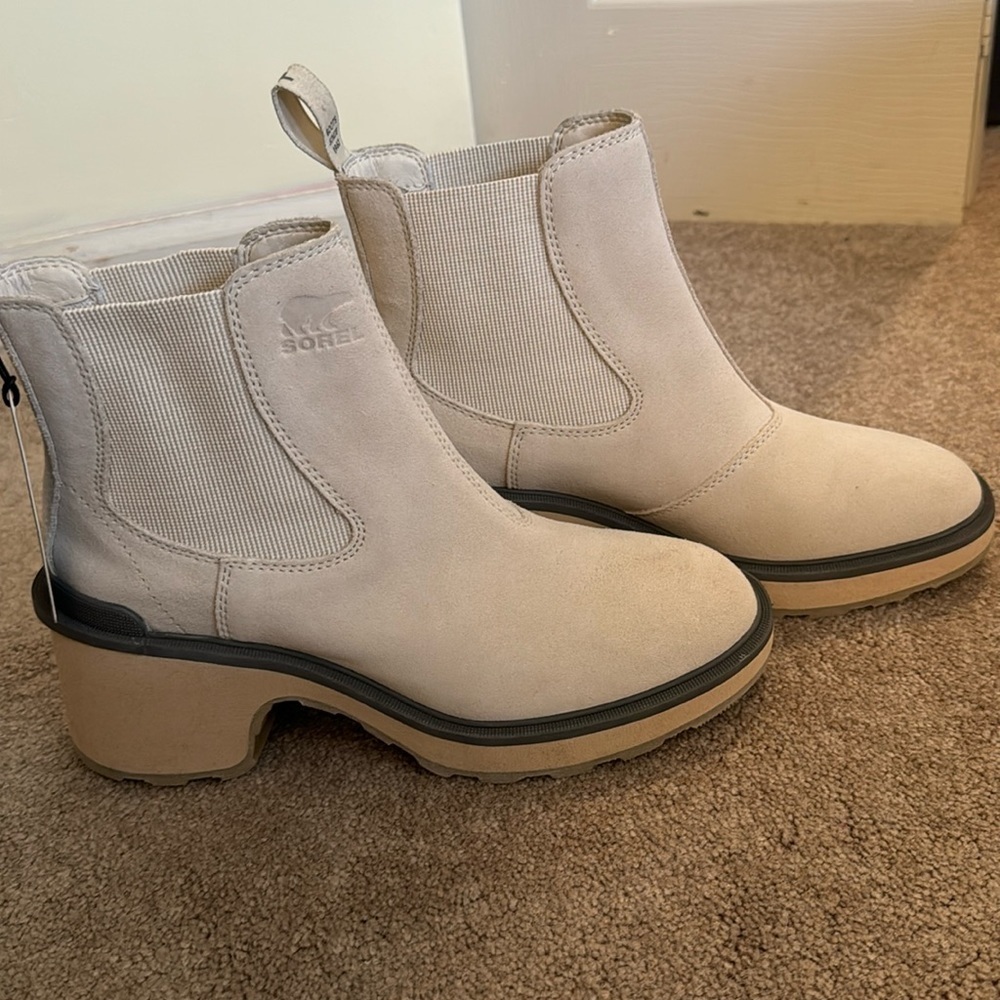 Sorel Women's Beige Chelsea Platform Ankle Boots